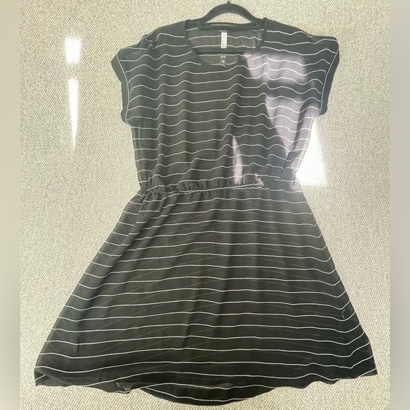 Kensie Black and White Dolman Sleeve Mini Dress - Picture 9 of 16